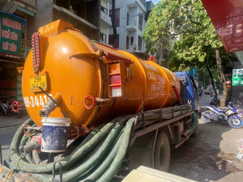 Xe hút bể phốt