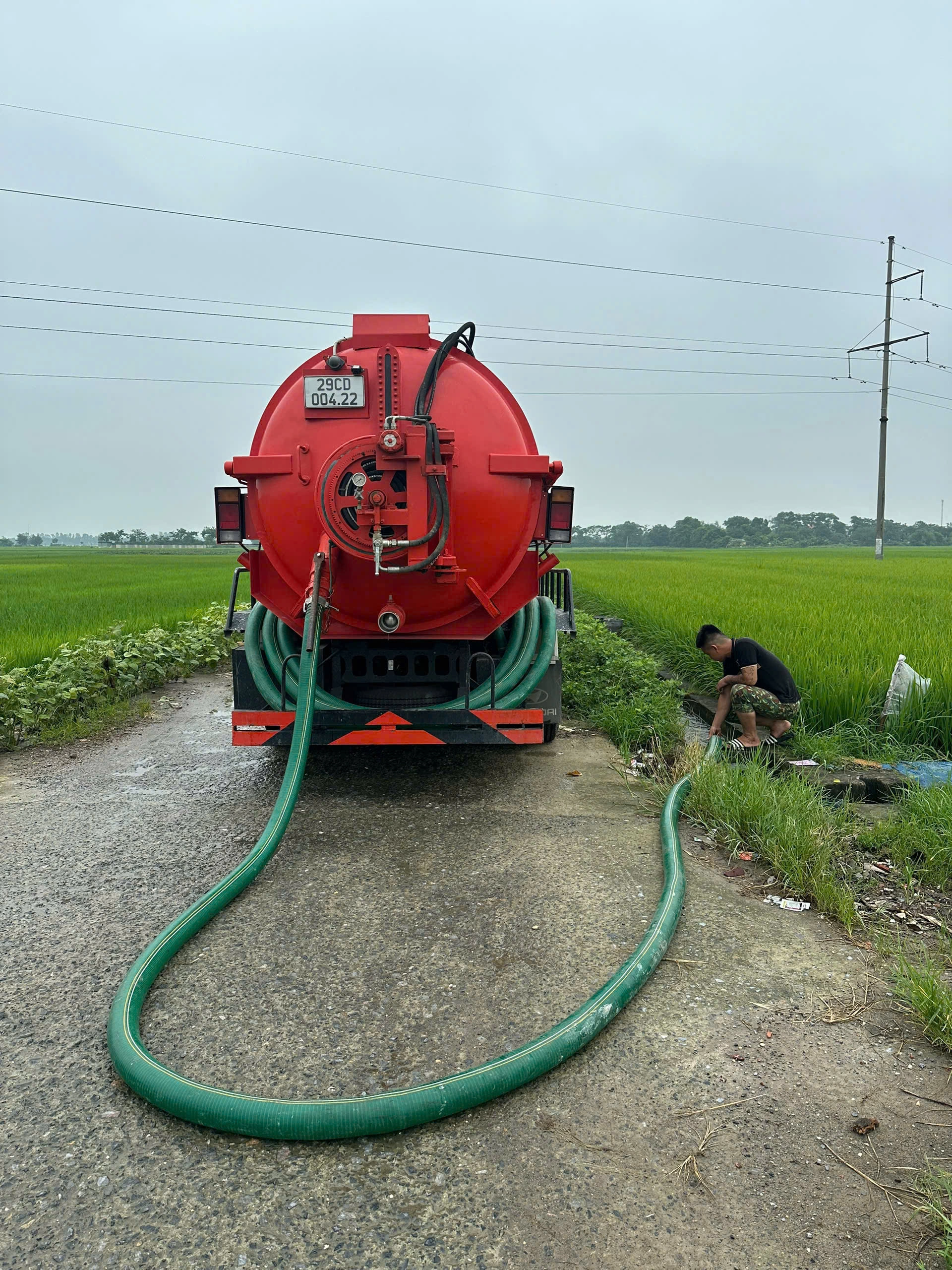 Quy trình hút bể phốt tại Đan Phượng với xe hút chân không